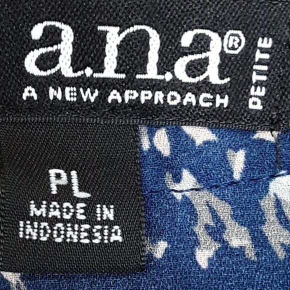 A.N.A. Women's Sleeveless Tank Top Shirt Petite Size PL - Picture 4 of 8